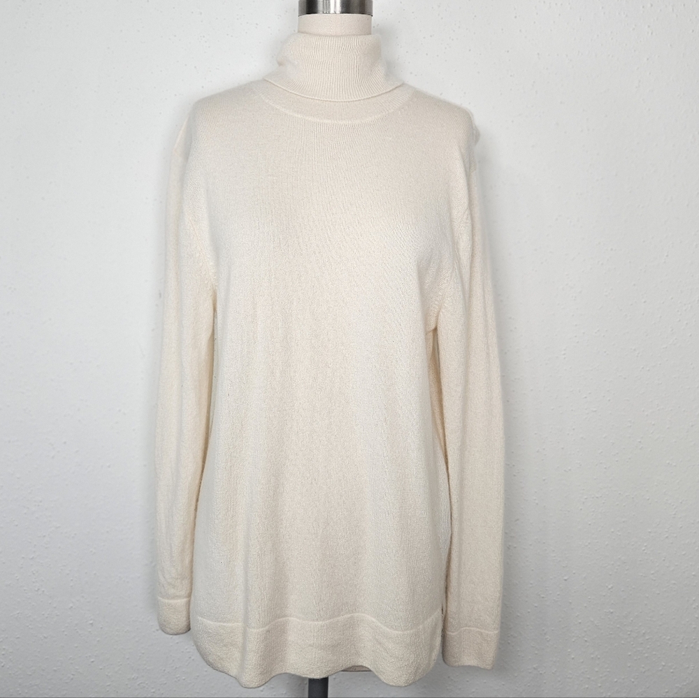 Neiman Marcus Cashmere Ivory Turtleneck Sweater Relaxed Fit L - Picture 3 of 10